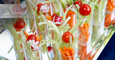 Catering bio e vegan: benessere e arte culinaria per eventi con Le Voilà.
