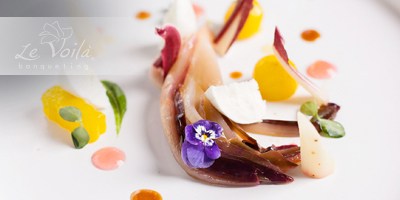 Catering & Banqueting Con Piatti Che Sembrano Dipinti Delle Vere Opere D'arte Da Mangiare